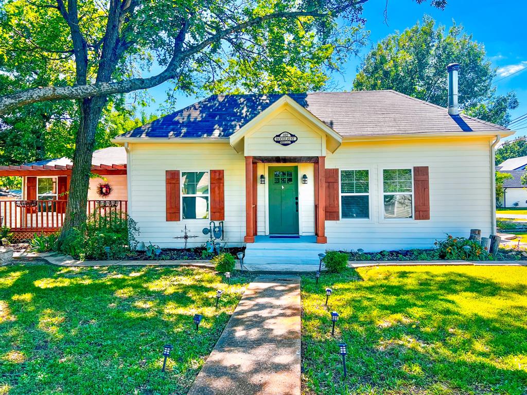 182 Douglas Street Van Alstyne, TX 75495 - Photo 1 of 23