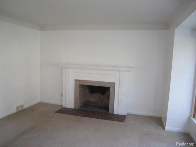 15103 Ashton Road Detroit, MI 48223 - Photo 5 of 22 10.7.10 072