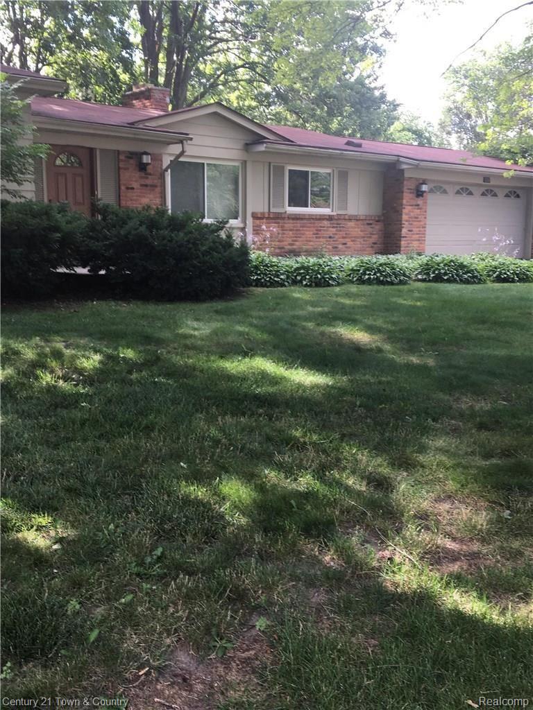 7230 Stonebrook Road West Bloomfield, MI 48322 - Photo 3 of 21 IMG_0539.JPG