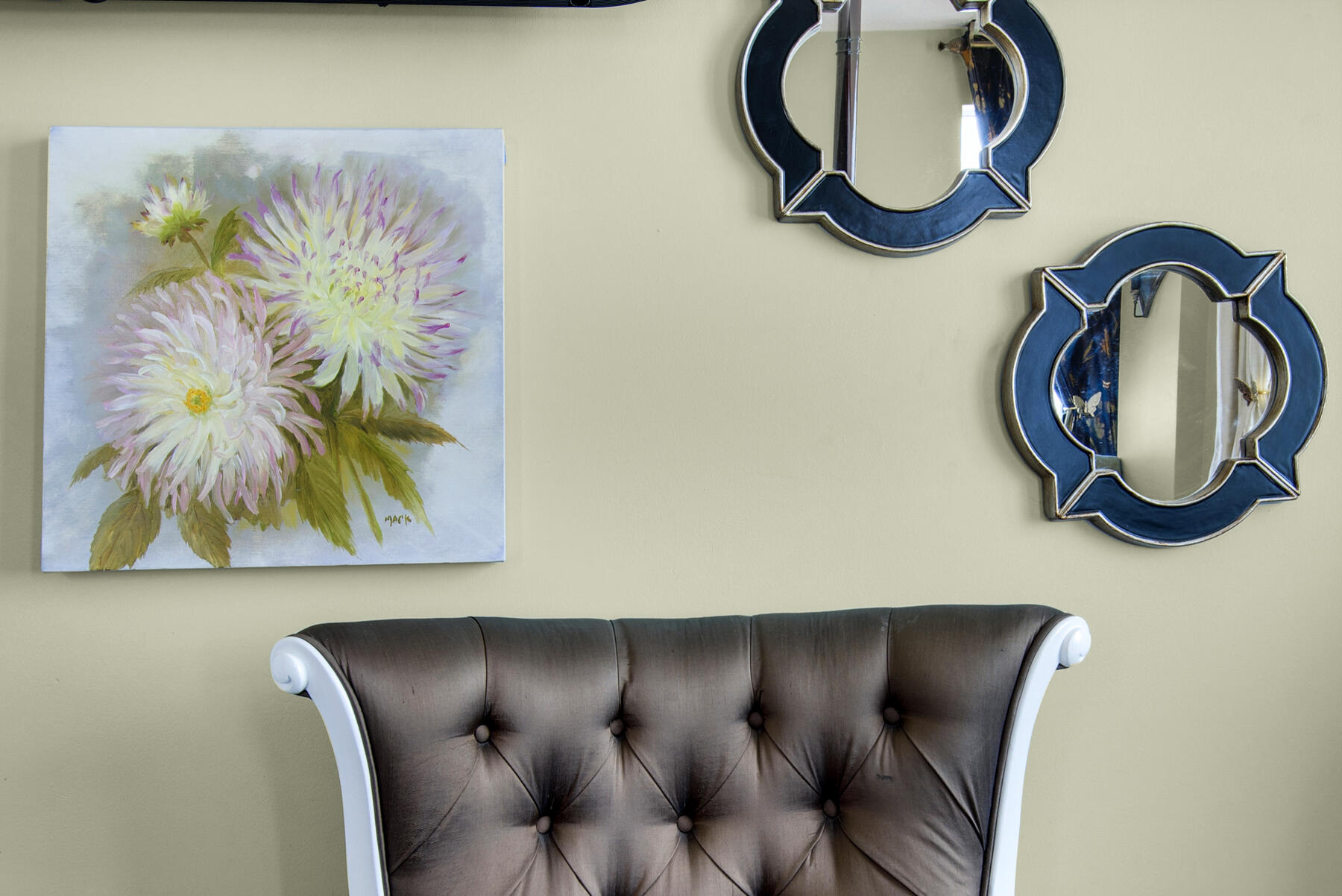 8501 Gulf Boulevard, Unit WPH3A Navarre, FL 32566 - Photo 43 of 66 a picture of a table and a chair with wooden floor