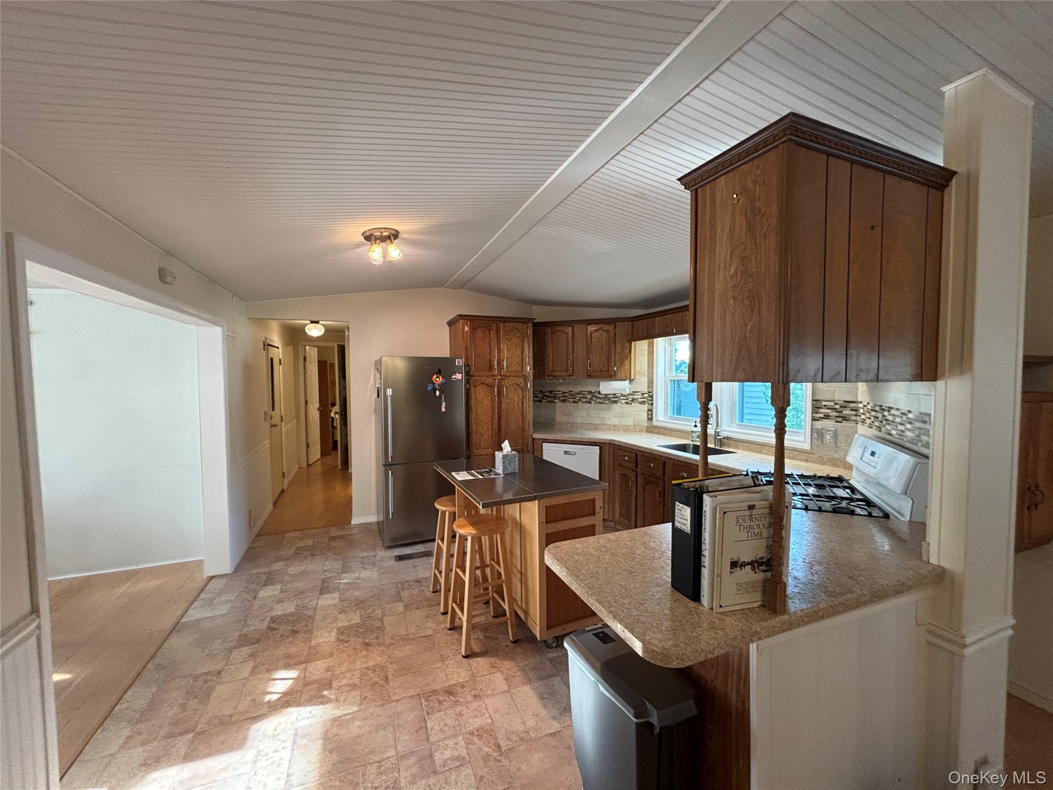 1661 Old Country Road, Unit 233 Riverhead, NY 11901 - Photo 12 of 35