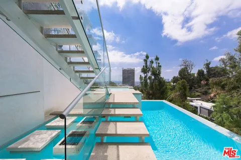 $6,500,000 | 9274 Sierra Mar Drive, Los Angeles, CA 90069