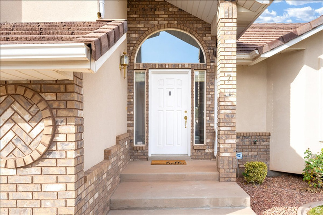 7 Reflection Way St. George, UT 84770 - Photo 4 of 54 Property entrance with stone siding and stucco siding