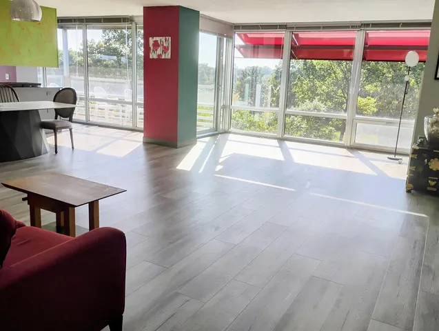 $420,000 | 9655 Woods Drive, Unit 517, Skokie, IL 60077