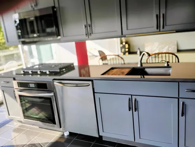 $420,000 | 9655 Woods Drive, Unit 517, Skokie, IL 60077