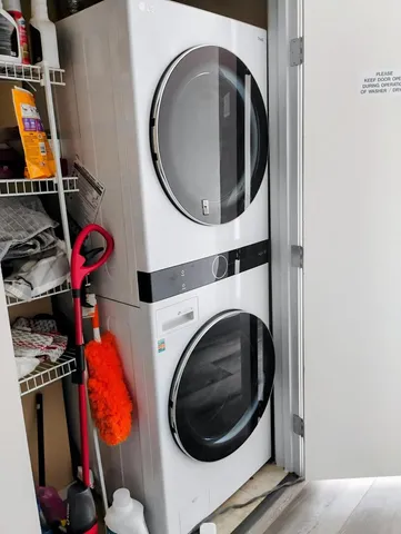 $420,000 | 9655 Woods Drive, Unit 517, Skokie, IL 60077