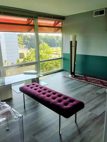 $420,000 | 9655 Woods Drive, Unit 517, Skokie, IL 60077