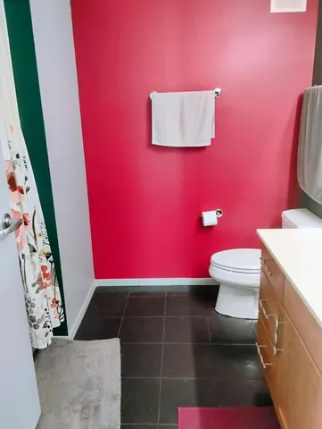 $420,000 | 9655 Woods Drive, Unit 517, Skokie, IL 60077