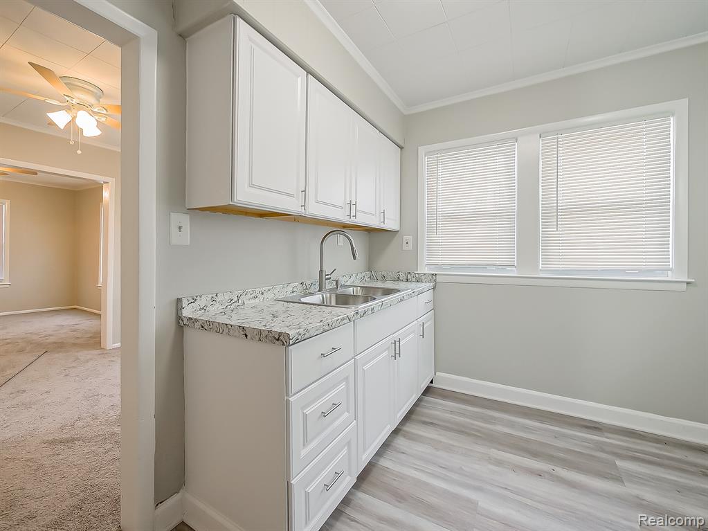 245 South Edith Street Pontiac, MI 48342 - Photo 7 of 30