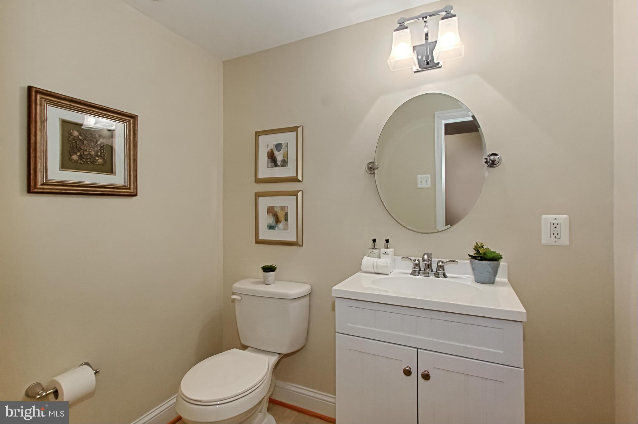 8948 Victoria Road Springfield, VA 22151 - Photo 26 of 30 Bath