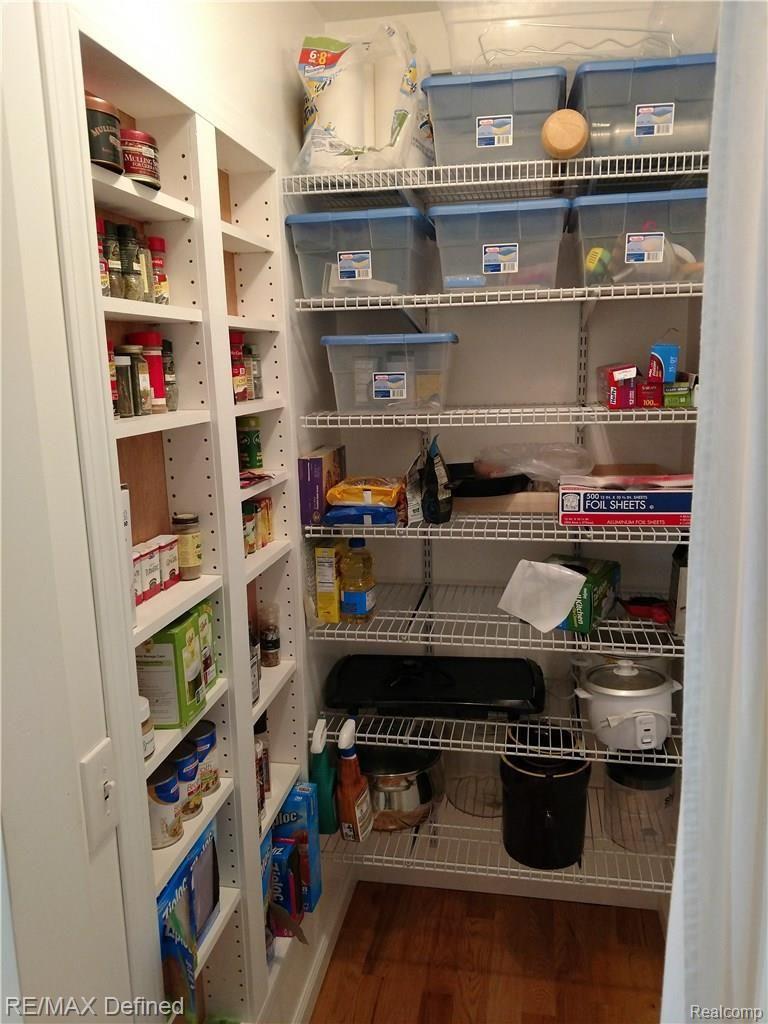 4645 Granger Road Oxford, MI 48371 - Photo 31 of 33 Walk In Pantry