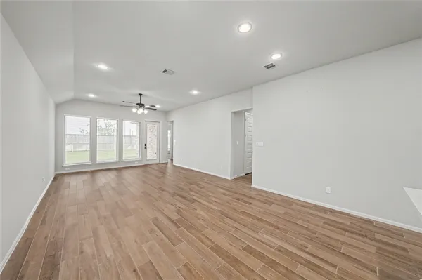 $2,600 | 31527 Splitting Willow Lane, Fulshear, TX 77441