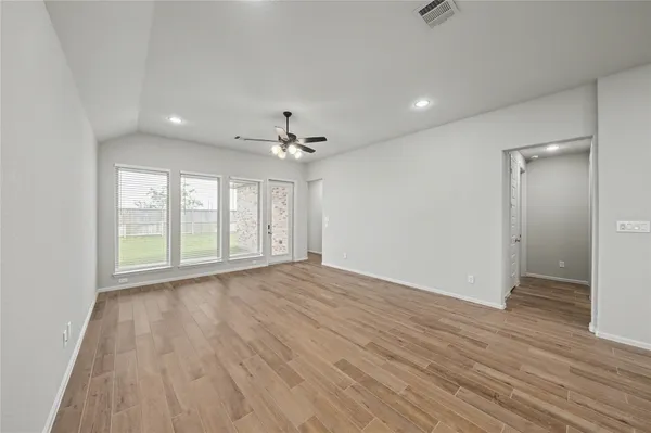 $2,600 | 31527 Splitting Willow Lane, Fulshear, TX 77441