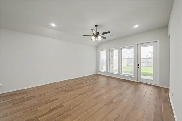 $2,600 | 31527 Splitting Willow Lane, Fulshear, TX 77441