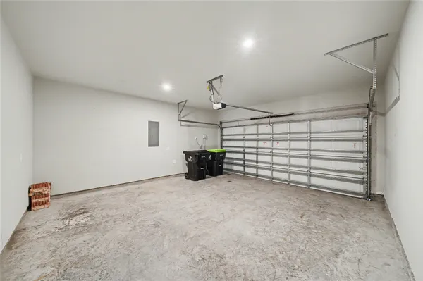 $2,600 | 31527 Splitting Willow Lane, Fulshear, TX 77441