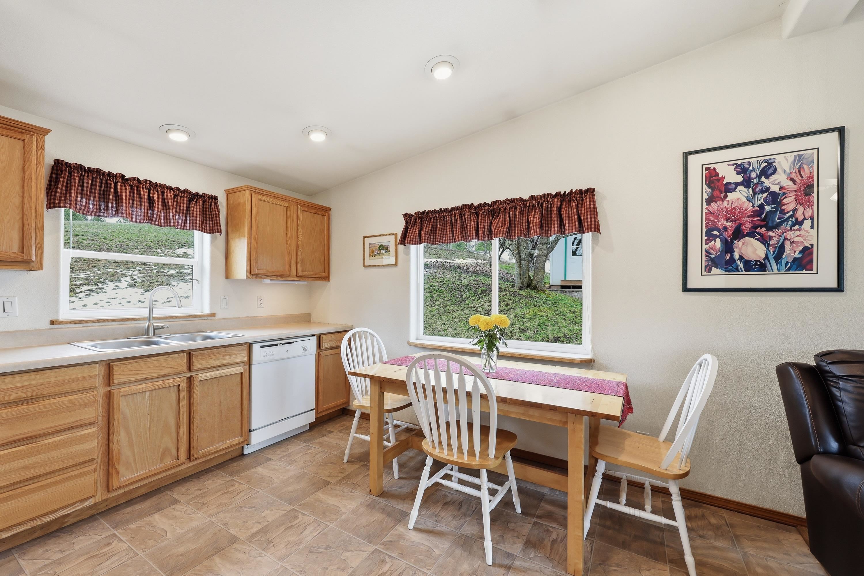 10017 South Stevens Creek Road Valleyford, WA 99036 - Photo 11 of 46