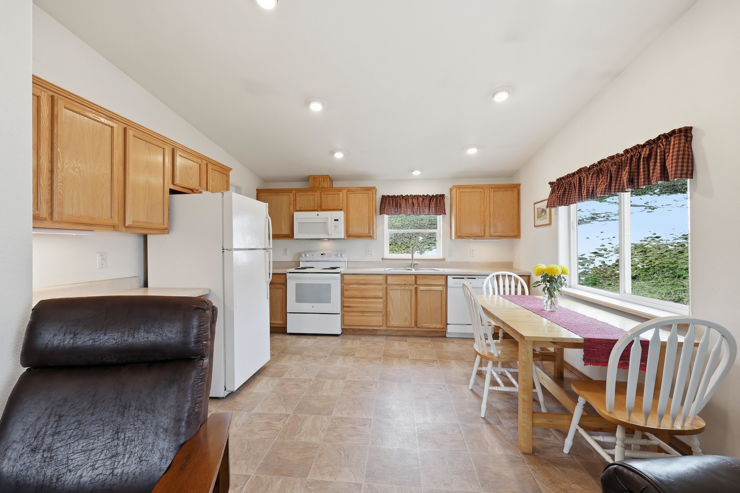 10017 South Stevens Creek Road Valleyford, WA 99036 - Photo 9 of 46