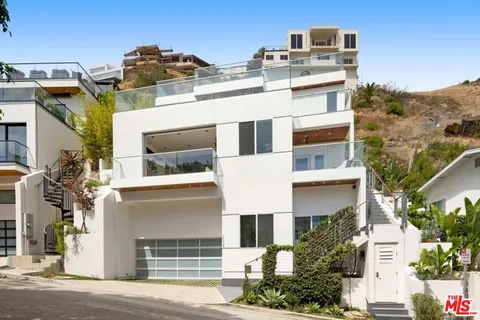 $4,995,000 | 17713 Posetano Road, Pacific Palisades, CA 90272