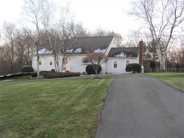 393 Old Farm Road Franklin, MA 02038 - Photo 1 of 27 Gallery Image 1