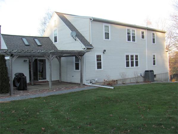 393 Old Farm Road Franklin, MA 02038 - Photo 2 of 27 Gallery Image 2