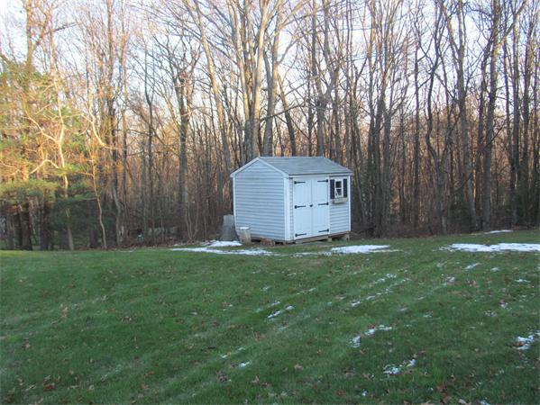 393 Old Farm Road Franklin, MA 02038 - Photo 3 of 27 Gallery Image 3