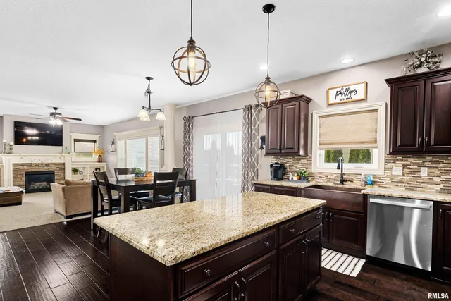 $524,900 | 1700 Kensington Drive, Washington, IL 61571