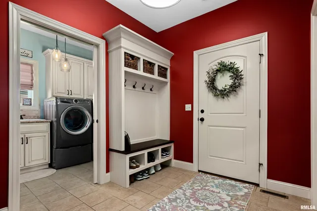 $524,900 | 1700 Kensington Drive, Washington, IL 61571