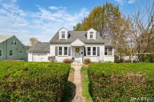 $306,000 | 15 Nixon Avenue, Naugatuck, CT 06770