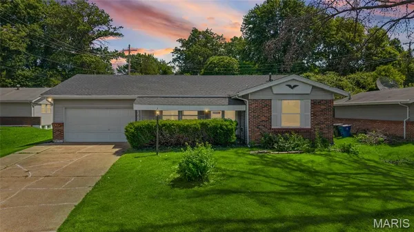 $189,500 | 11790 New Halls Ferry Road, Florissant, MO 63033