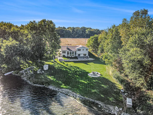 $1,050,000 | 22533 Davis Drive, Vicksburg, MI 49097