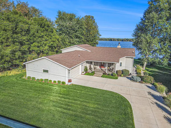 $975,000 | 22533 Davis Drive, Three Rivers, MI 49093