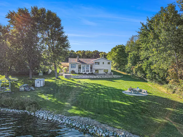 $1,050,000 | 22533 Davis Drive, Vicksburg, MI 49097