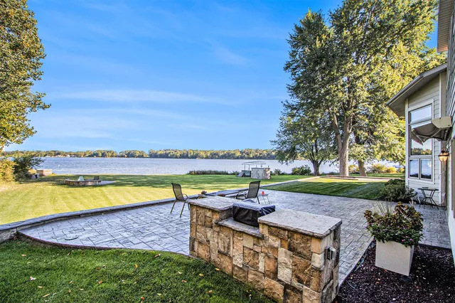 $1,050,000 | 22533 Davis Drive, Vicksburg, MI 49097