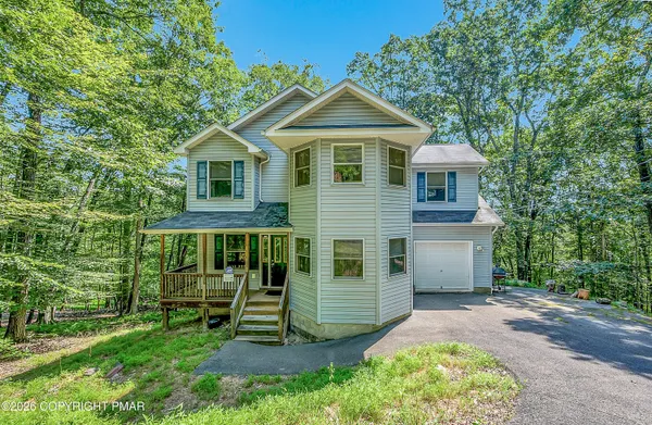 $324,000 | 164 Bellingham Drive, Bushkill, PA 18324