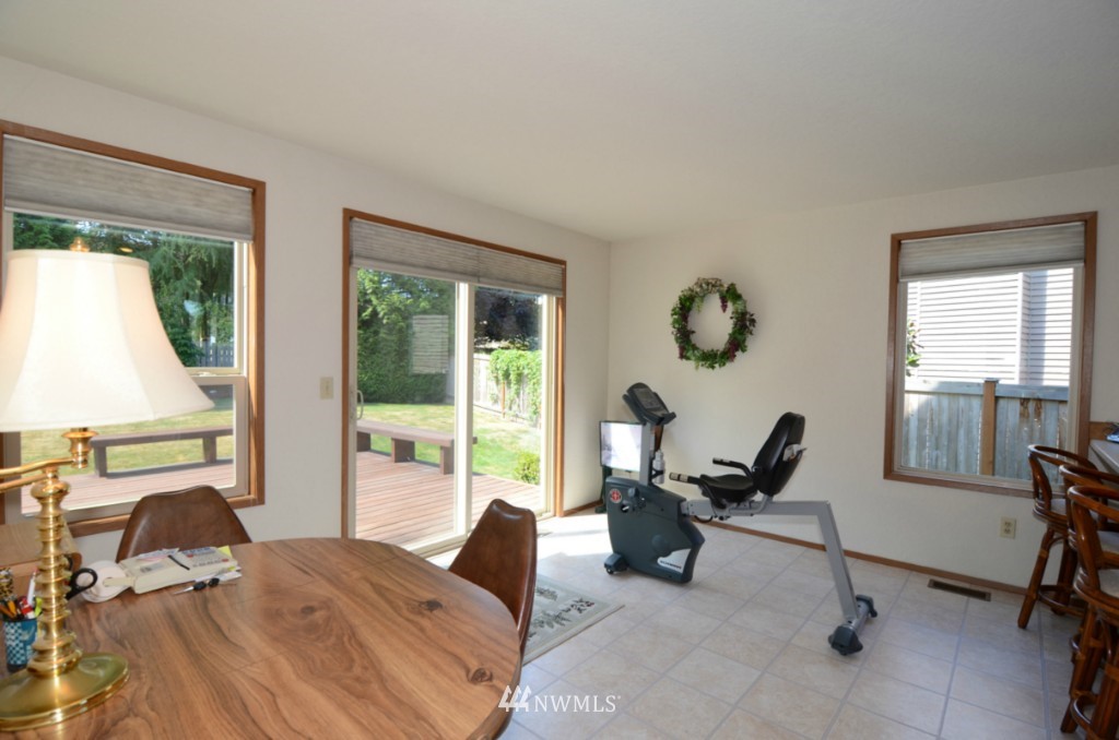 23514 22nd Avenue Southeast Bothell, WA 98021 - Photo 5 of 15