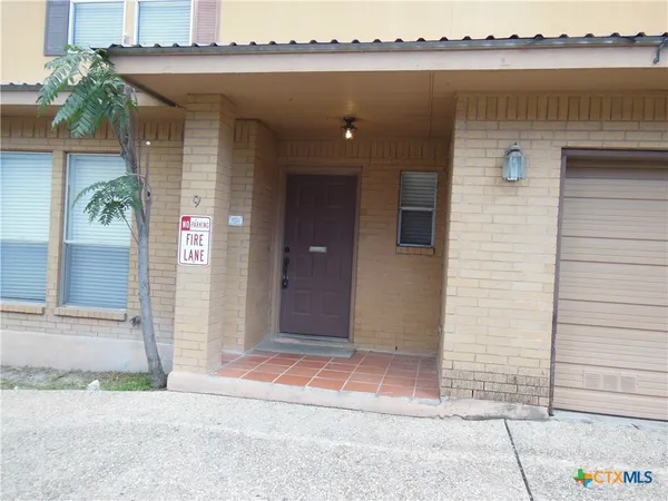 $1,200 | 1641 Kuehler Avenue, Unit 11, New Braunfels, TX 78130
