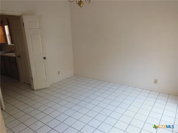 $1,200 | 1641 Kuehler Avenue, Unit 11, New Braunfels, TX 78130