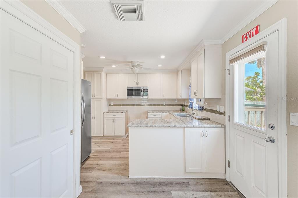 122 10th Avenue North Indian Rocks Beach, FL 33785 - Photo 27 of 52