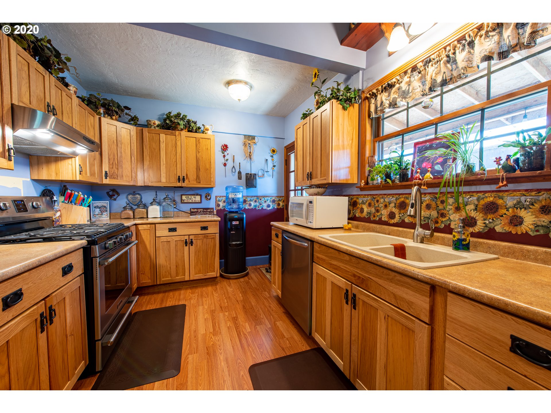 56218 Weekly Creek Road Myrtle Point, OR 97458 - Photo 10 of 32 Gallery Image 10