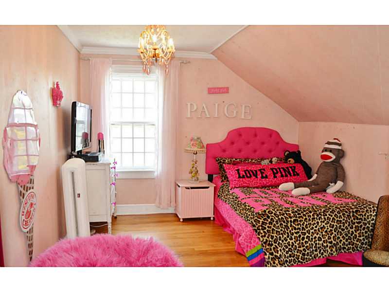 114 Alfred Drowne Road Barrington, RI 02806 - Photo 16 of 17 Bedroom.