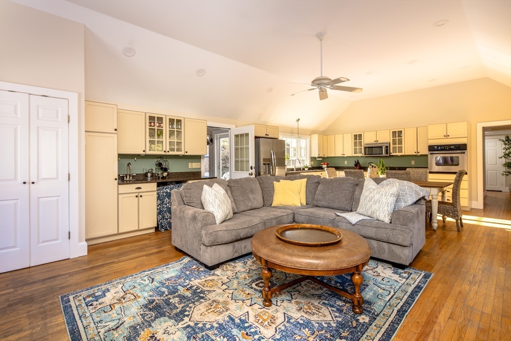 81 Aucoot Road Mattapoisett, MA 02739 - Photo 12 of 41