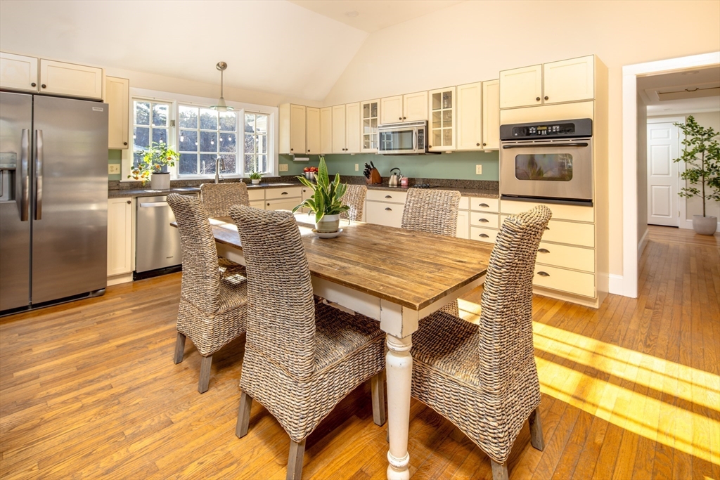 81 Aucoot Road Mattapoisett, MA 02739 - Photo 16 of 41