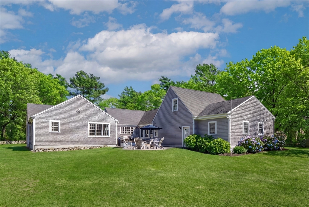 81 Aucoot Road Mattapoisett, MA 02739 - Photo 6 of 41