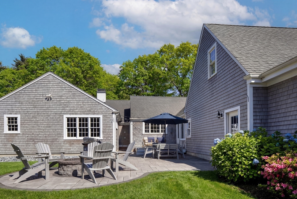 81 Aucoot Road Mattapoisett, MA 02739 - Photo 7 of 41