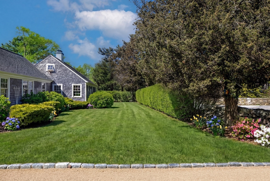 81 Aucoot Road Mattapoisett, MA 02739 - Photo 8 of 41