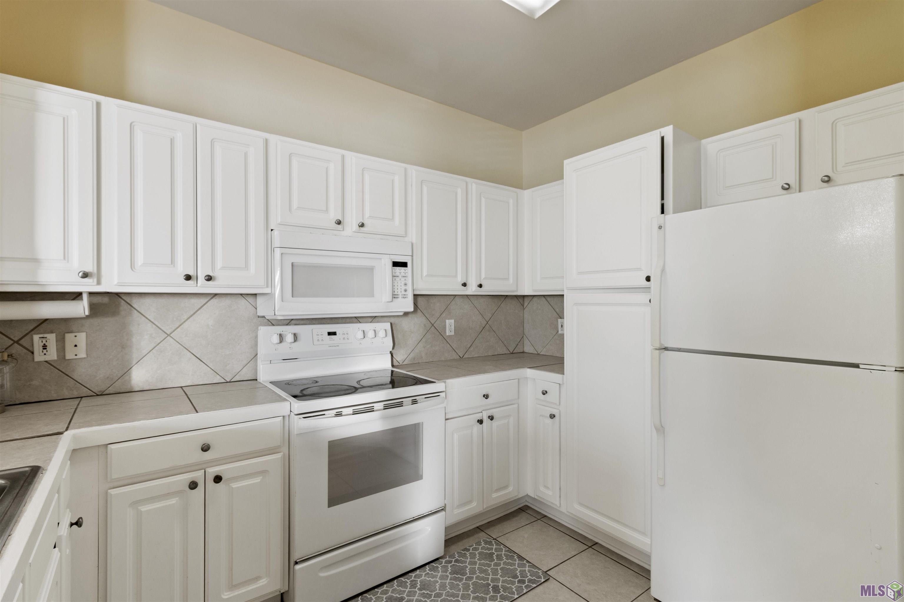 5167 Etta Street, Unit 9F Baton Rouge, LA 70820 - Photo 7 of 24 Kitchen