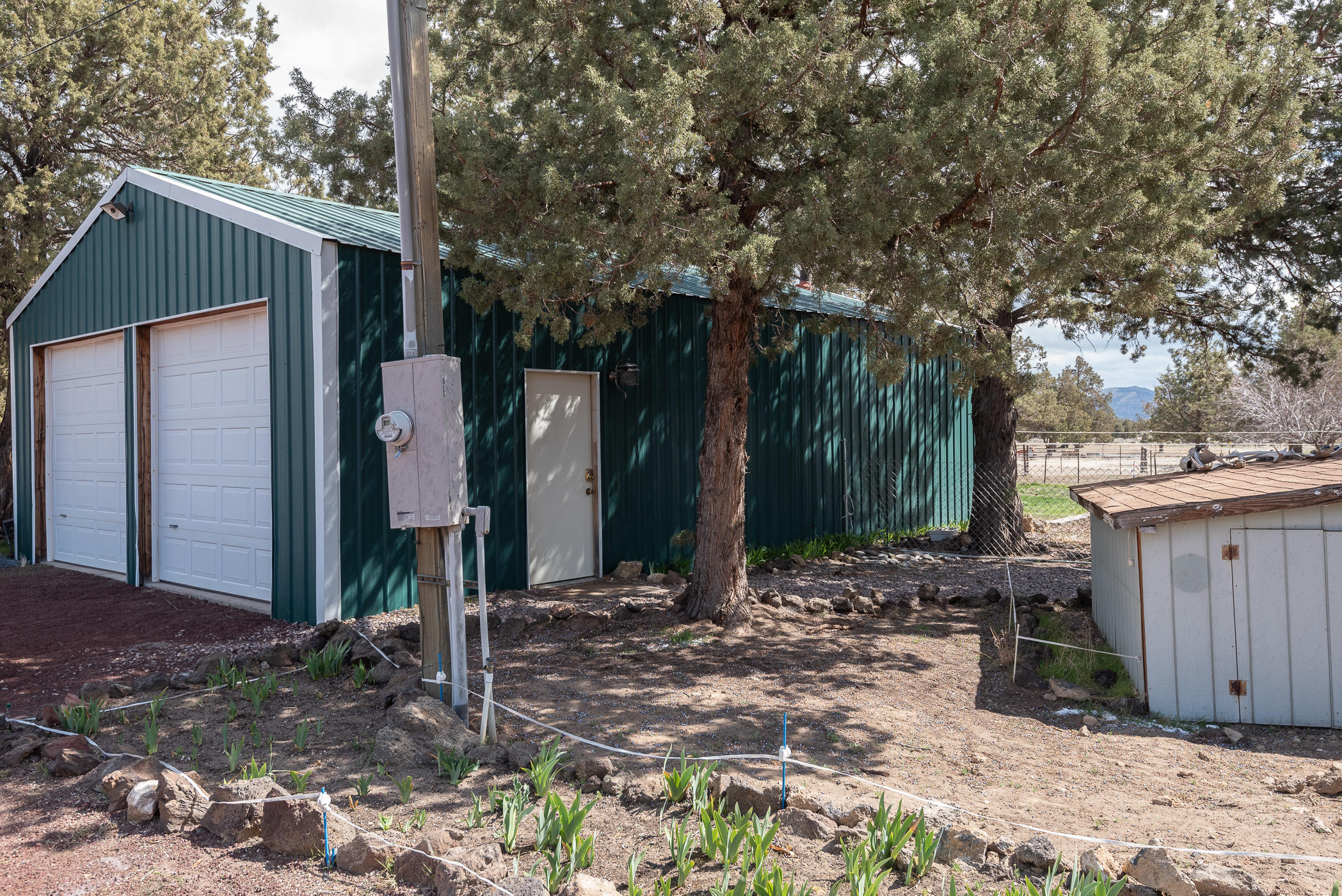 14638 Southwest Chickadee Road Terrebonne, OR 97760 - Photo 7 of 48 7 Shop Side 24x40