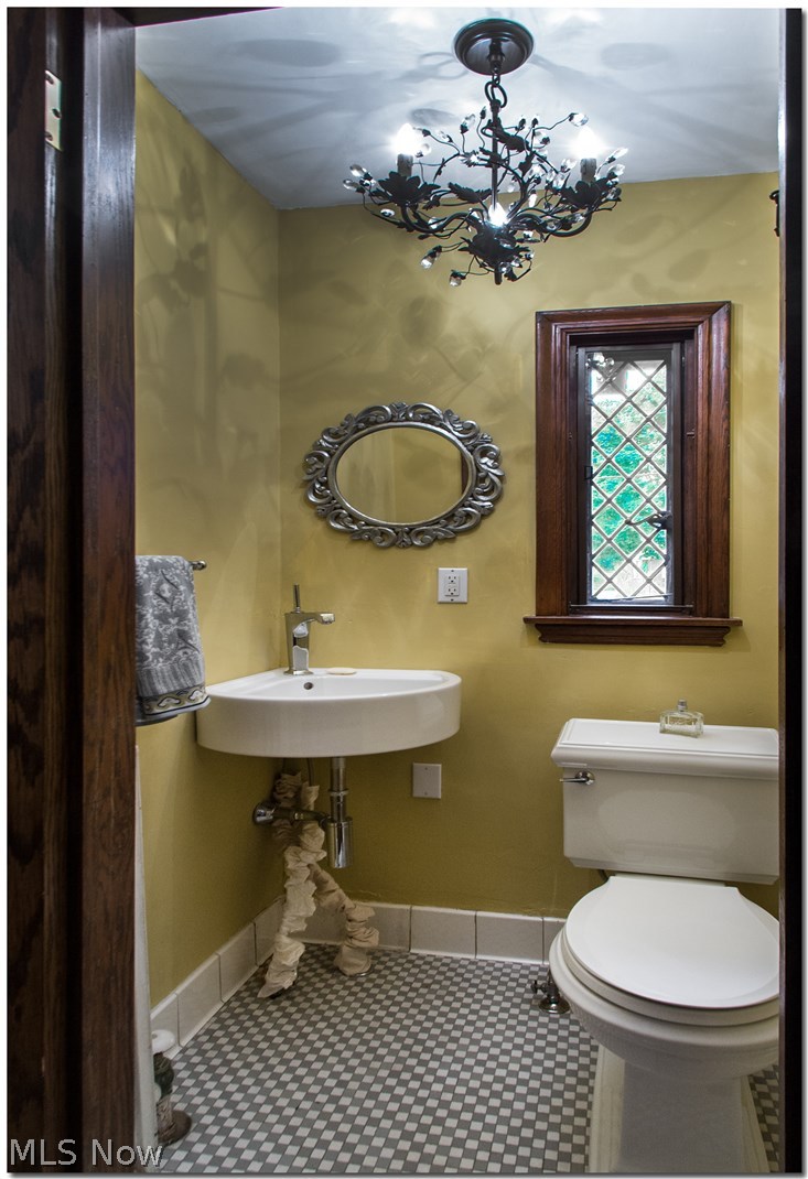 2721 Colchester Road Cleveland, OH 44106 - Photo 12 of 25 Gallery Image 12