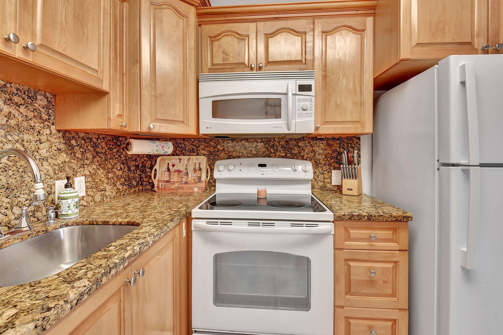 348 Fanshaw I Boca Raton, FL 33434 - Photo 4 of 78 12-web-or-mls-DSC_2626