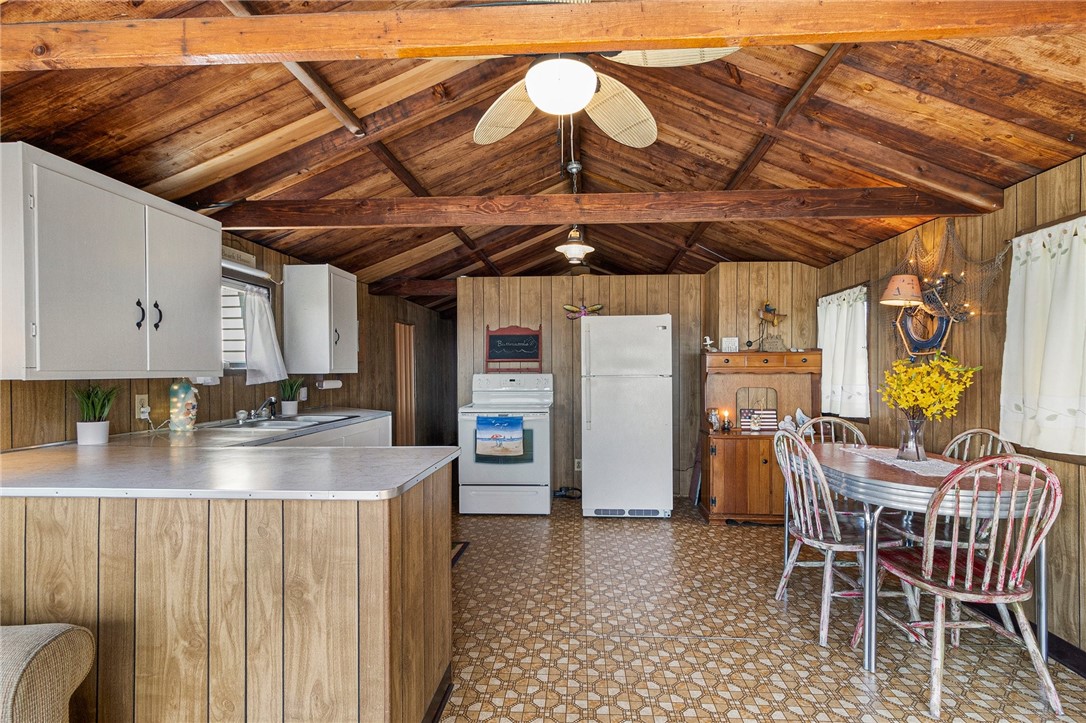 29 Andrew Comstock Road Warwick, RI 02886 - Photo 16 of 28